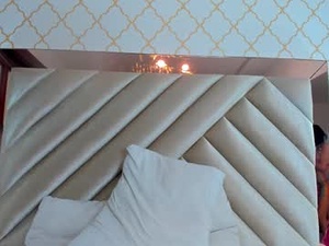 Screenshot from sweetmitsury webcams