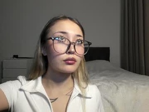Screenshot from sweety_clean webcams