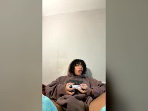 Screenshot from sxmprxttybxtch webcams