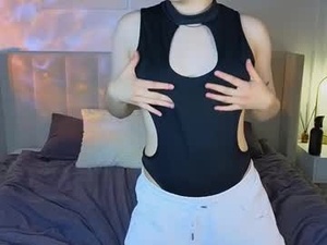 Screenshot from sxs_brokenglass webcams