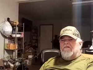 Screenshot from tallndark656 webcams