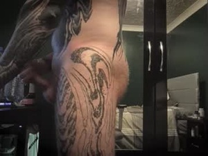 Screenshot from tattooedguyy webcams