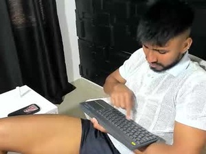 Screenshot from taylormaccurdy_ webcams