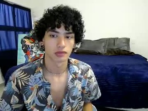 Screenshot from tayronx33 webcams
