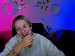 Screenshot from tessa_tea webcams