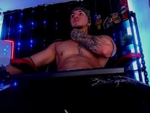 Screenshot from thebeastmaster_ webcams