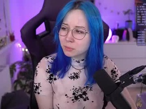 Screenshot from theblue_moonie webcams