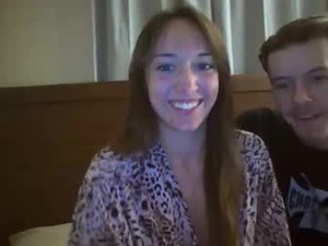 Screenshot from thecouplenextfloor webcams