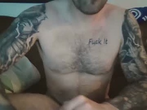Screenshot from thecreepymompleaser webcams