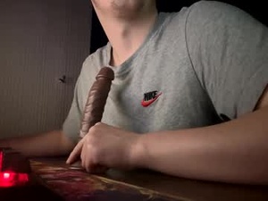 Screenshot from thedeepthroatking webcams