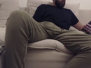 Screenshot from themonarchgoat webcams