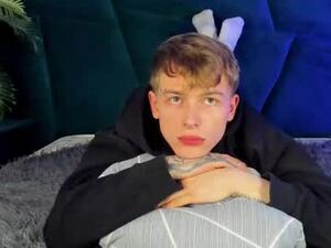 Screenshot from theo__green webcams