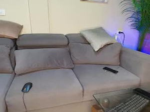 Screenshot from thestraightroom webcams