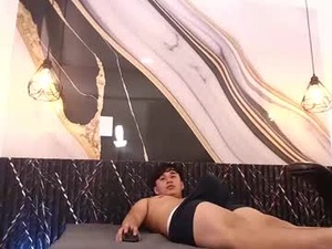 Screenshot from thiagoruiz1 webcams