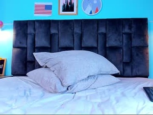Screenshot from tiana_cinnamon webcams