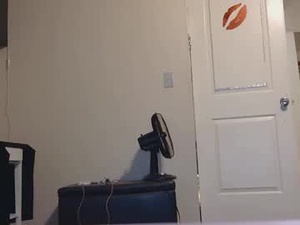 Screenshot from tigobitty84107 webcams