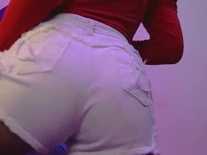 Screenshot from tiiny_emiily webcams