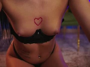 Screenshot from tokyowaifu webcams