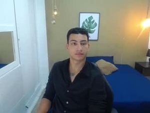 Screenshot from tommy_london1 webcams