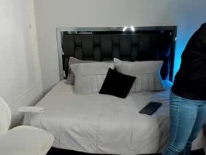Screenshot from tommy_reina webcams