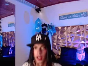 Screenshot from trinity_knox webcams
