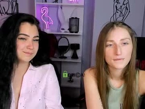 Screenshot from trisha_peach webcams