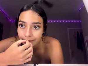 Screenshot from tristianmarie webcams