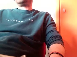 Screenshot from truble_again webcams