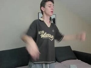 Screenshot from twinkguy_slim webcams