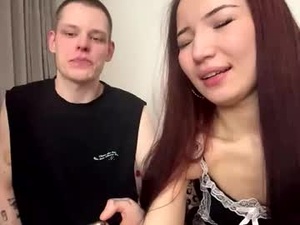 Screenshot from twocharmyray webcams