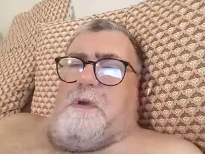 Screenshot from twohats2810 webcams