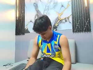 Screenshot from tyler_cody webcams