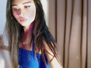 Screenshot from unice_prtty webcams