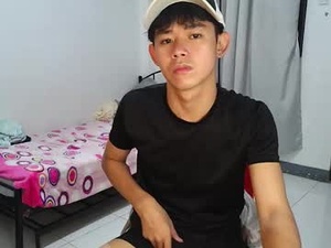 Screenshot from ur_younngtwinkxxx webcams