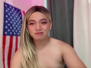 Screenshot from urasian_staceyxxx webcams