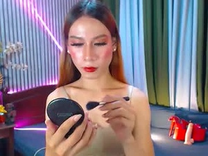 Screenshot from urexpensivejulia webcams