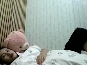 Screenshot from urhotasian4u webcams