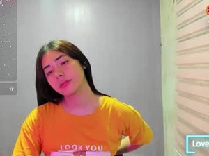 Screenshot from urhottie_nova webcams