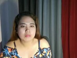 Screenshot from urlover_pinay webcams