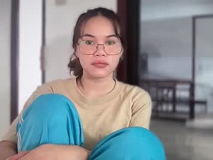 Screenshot from ursexypinayy webcams