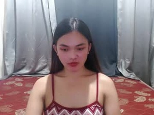 Screenshot from ursweetrsy_ webcams