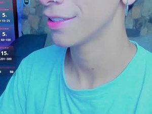 Screenshot from uyukie webcams