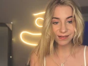 Screenshot from valeria_shydreamer webcams