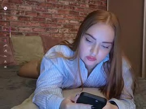 Screenshot from valerie_kiss webcams