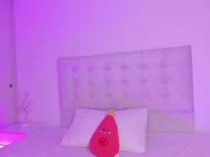 Screenshot from vanessa_cruz_18 webcams