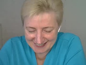 Screenshot from vea_motty webcams