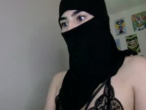 Screenshot from veiledamira01 webcams