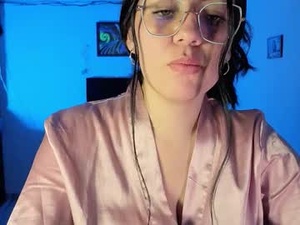Screenshot from velournyx webcams