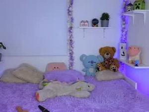 Screenshot from velvet_ludo webcams