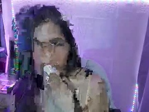 Screenshot from velvetnova27 webcams